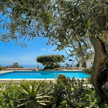 Aparthotel Terra Rossa 3*